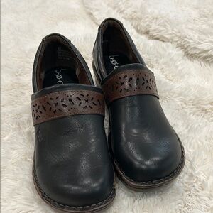 b.o.c. Women's Black and Brown Mules